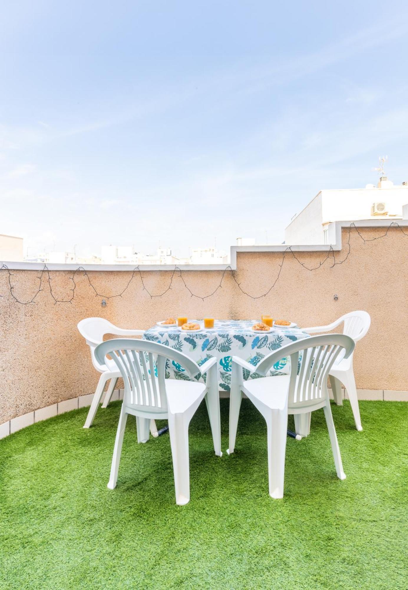 Rodas Apartment Torrevieja Exteriör bild